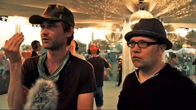 AVPD fortæller om deres værk. (still fra More Than Music-video)