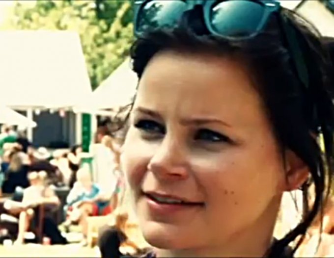 Signe Brink Pedersen. (still fra More Than Music-video)