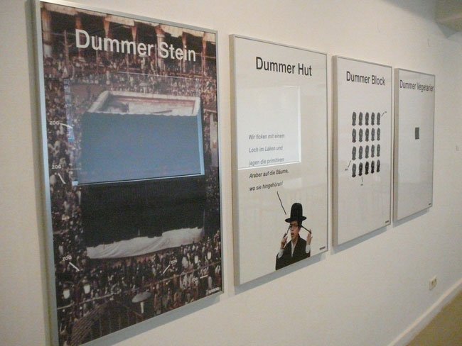 Surrend, 'Dummer Stein'. Pressefoto.