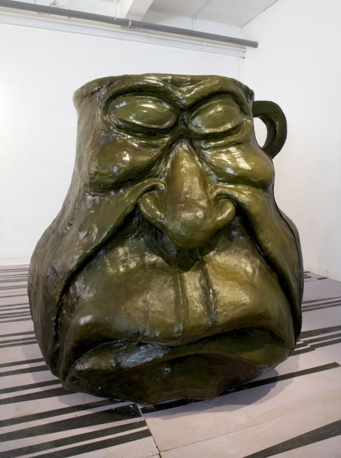 The Cup that Contains Everything, 2005. Pressefoto.