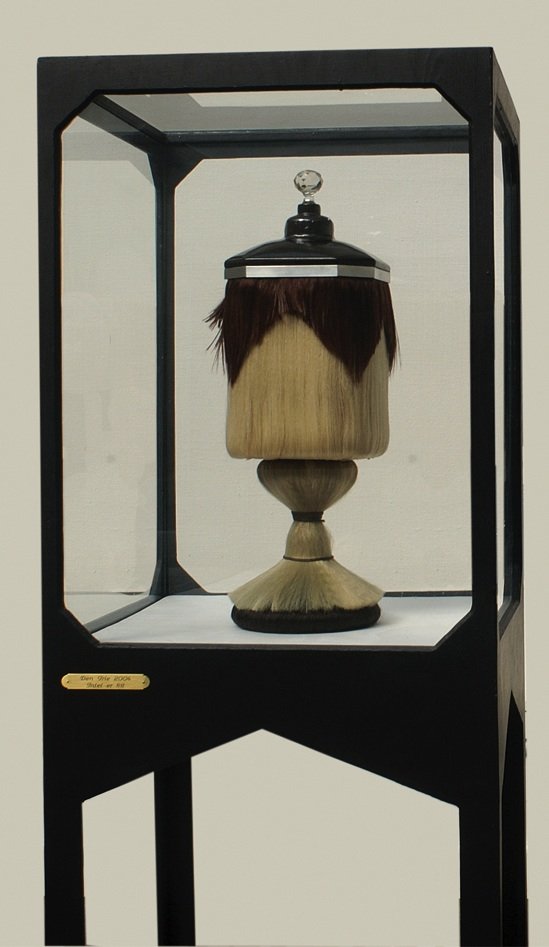 Hair Urn, 2004. Pressefoto.