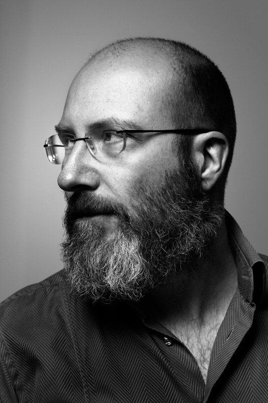 Installationsview. I baggrunden ses tegneserien Hestepiger, 2001. Foto: Bente Jensen.