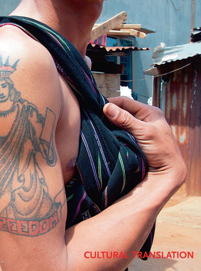 Illustration fra SUM #2: Buôn Kosir - 2008 af Dahn Vo. Foto: Prachya Phintong