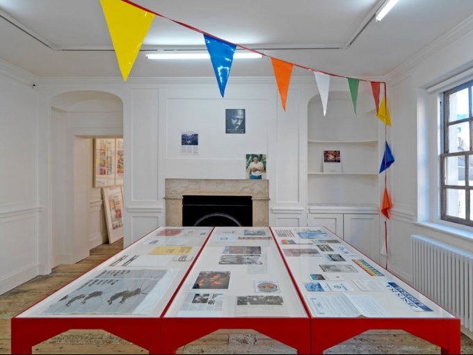 Group Material, Exhibition view, Raven Row, 2010. Courtesy Group Material and Group Material Archives, Fales Library, NYU, Foto: Marcus J. Leith