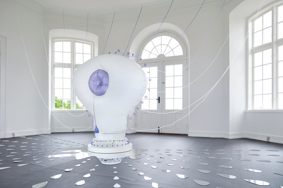 Rong Bao, <i>The New Pontiff</i>, 2025. Foto: Davy Denke / Rytter and Denke