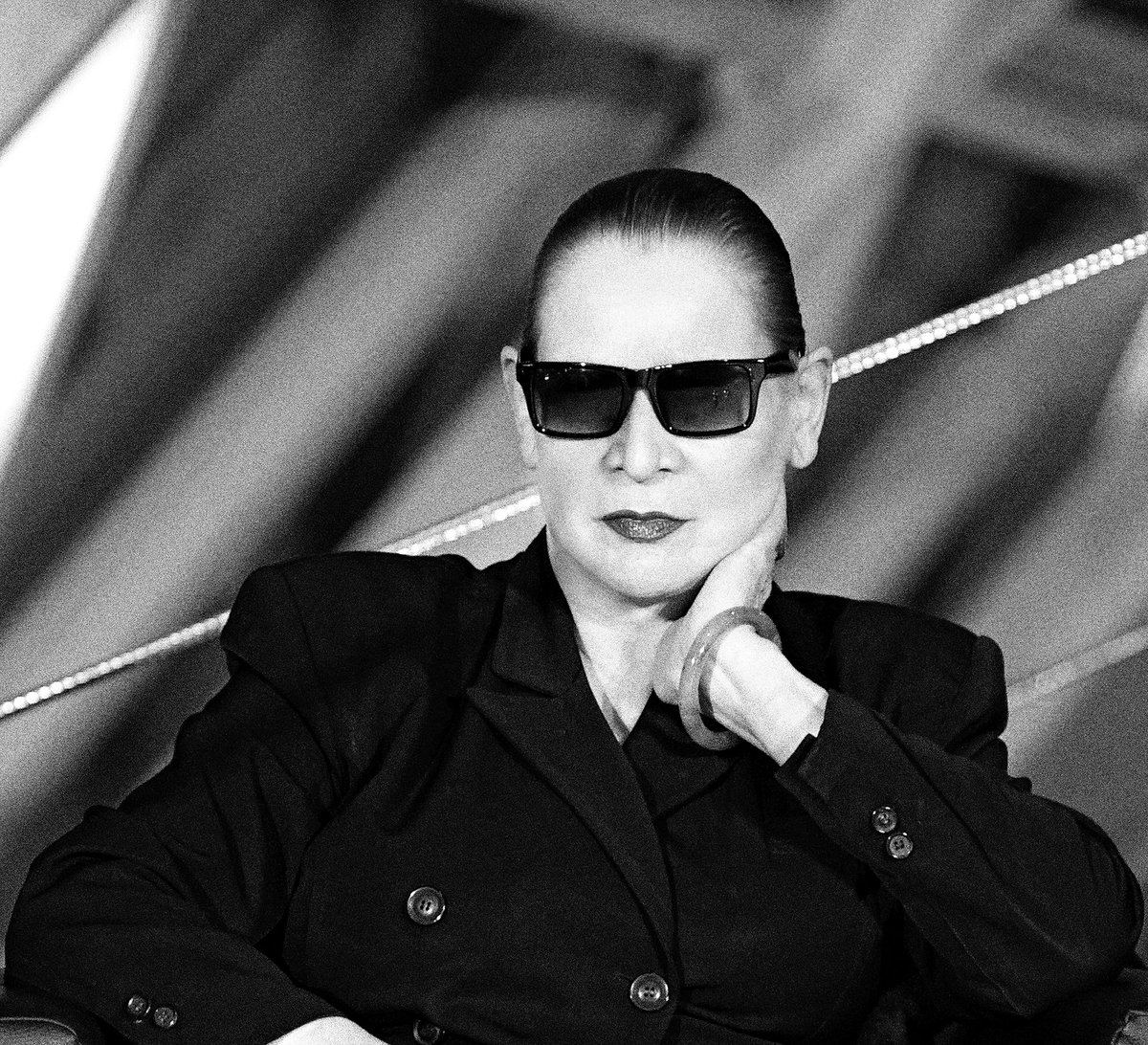 Portræt af Katharina Sieverding. Foto: Klaus Mettig.