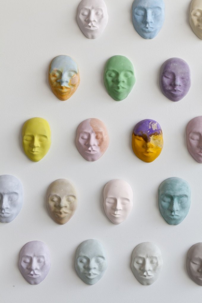 Stig Brøgger: <i>Uden titel</i>, gips og pigment. Foto: Anders Sune Berg.