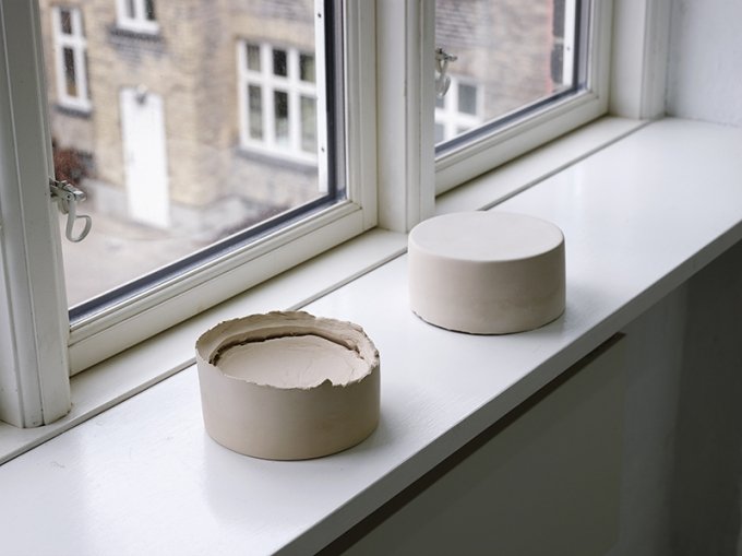 Kristine Tillge Lund: <i>Slipcasted uniform bowls</i>. Foto: Malle Madsen
