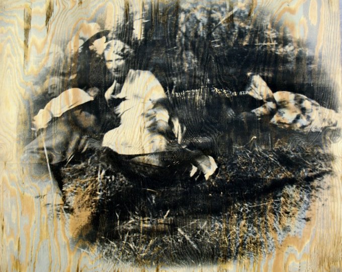 Jytte Rex <i>Frokost i det grønne</i> 2008. Fotoemulsion og akryl på træ, 80x100 cm. Foto: Pressefoto