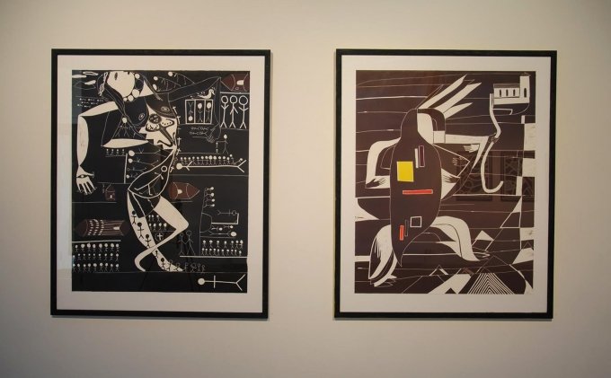 Alexander Tovborg: <i>Harens Klan</i>, 2009. To linoleumstryk, 100 x 80 cm. På <i>Mostly Black and White</i>, Kunstpakhuset Foto: Bente Jensen
