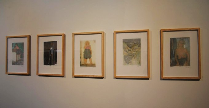 Jens Birkemose: Fotolitografier, 37 x 28 cm, 2012. På <i>Mostly Black and White</i>, Kunstpakhuset 2014. Foto: Bente Jensen