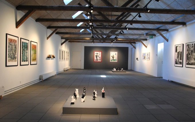 Udstillingsview, <i>Mostly Black and White</i>, Kunstpakhuset 2014. Foto: Bente Jensen