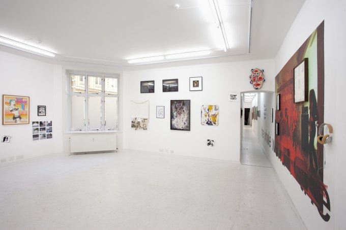 View fra <i>This is our Art This is our Music - An exhibition of Art by Musicians and Music by Artists</i>, David Risley Gallery 2014. Foto: Erling Jeppesen