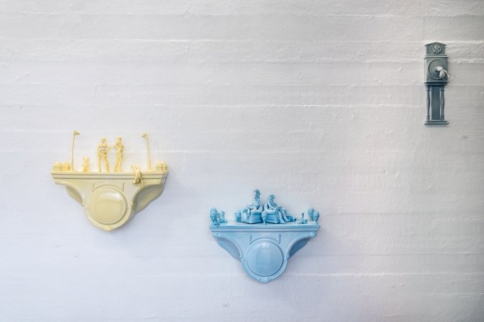 Line Riisager: <i>Under Construction. Chatty Parrots og About Time</i>. På <i>Makers of Today - Arts + Crafts II</i>, Kunsthal Nord. Foto: Niels Fabæk