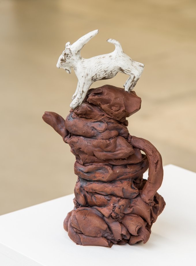 Janice Hunter: <i>Semi Functional Tekande 1</i>. På <i>Makers of Today - Arts + Crafts II</i>, Kunsthal Nord. Foto: Niels Fabæk