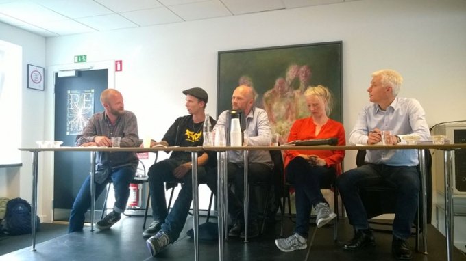 RETUR-debat: <i>Kunsten og Holstebro – et spørgsmål om fremtiden</i>. 19. juni, panel: Søren Ardal (SUBhuset), Søren Taaning (Talentakademiet), Cecilie Ullerup Schmidt (RETUR) og Leif Brøgger (Kultur- og Fritidsudvalget). (Foto: Niels Ardal)