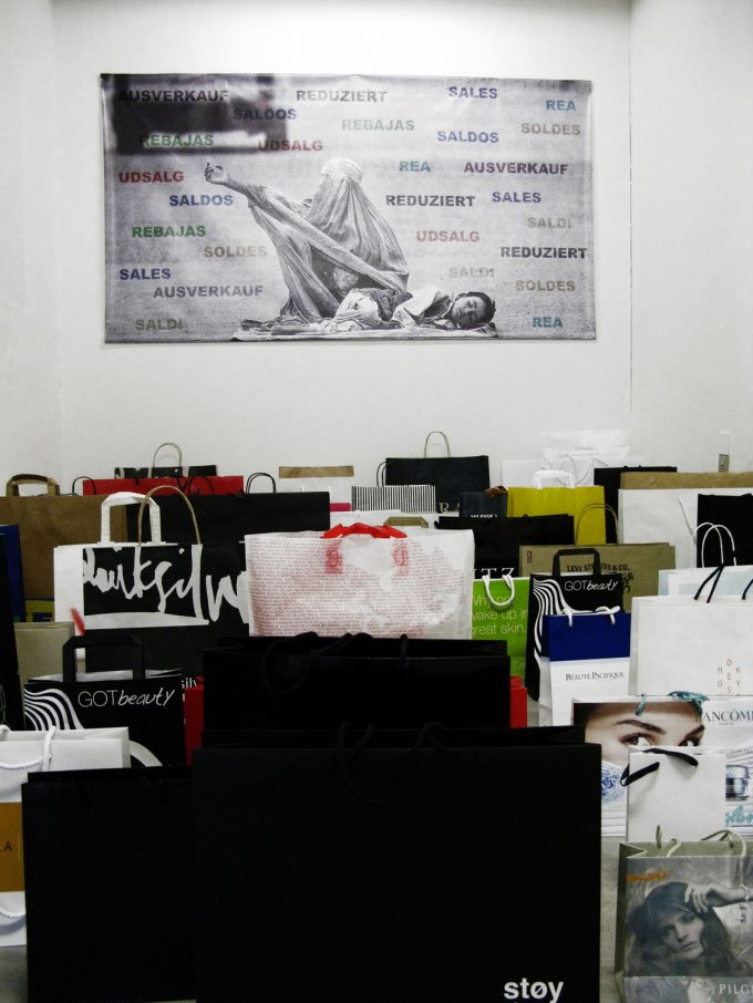 Eric R. Fajardo. Installationsview fra <i>Shopping/Rest</i>. Foto: Lars Heiberg.