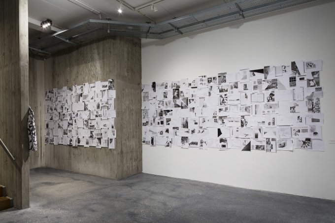 Mette Winchelmann. Udstillingsview fra <i>Tråde på tværs</i>. Foto: Anders Sune Berg