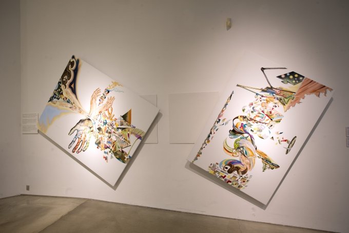 Med på udstillingen er også et par af Bigums roterende billeder, der drejer rundt og kan aflæses fra alle sider. Udstillingsview. Foto: Nils Rosenvold.