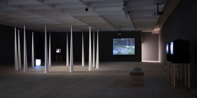 Installation view. <i>Light Time Tales</i>, Malmö Konsthall, 2015. (Foto: Helene Toresdotter)