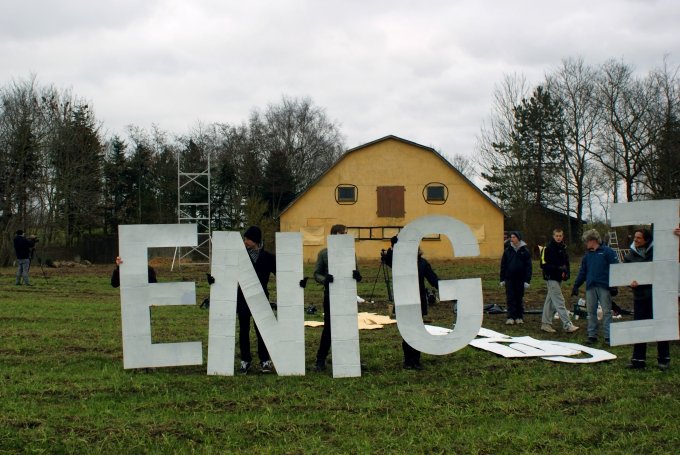 Still fra Søren Behnckes video til <i>Police Bells & Church Sirens</i>