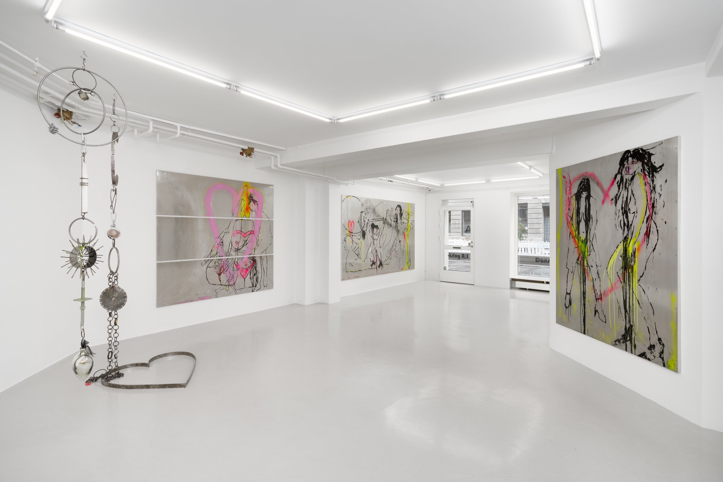 Miriam Kongstad: Udstillingsbillede fra <em>Heart Of Steel</em>. Foto: David Stjernholm.