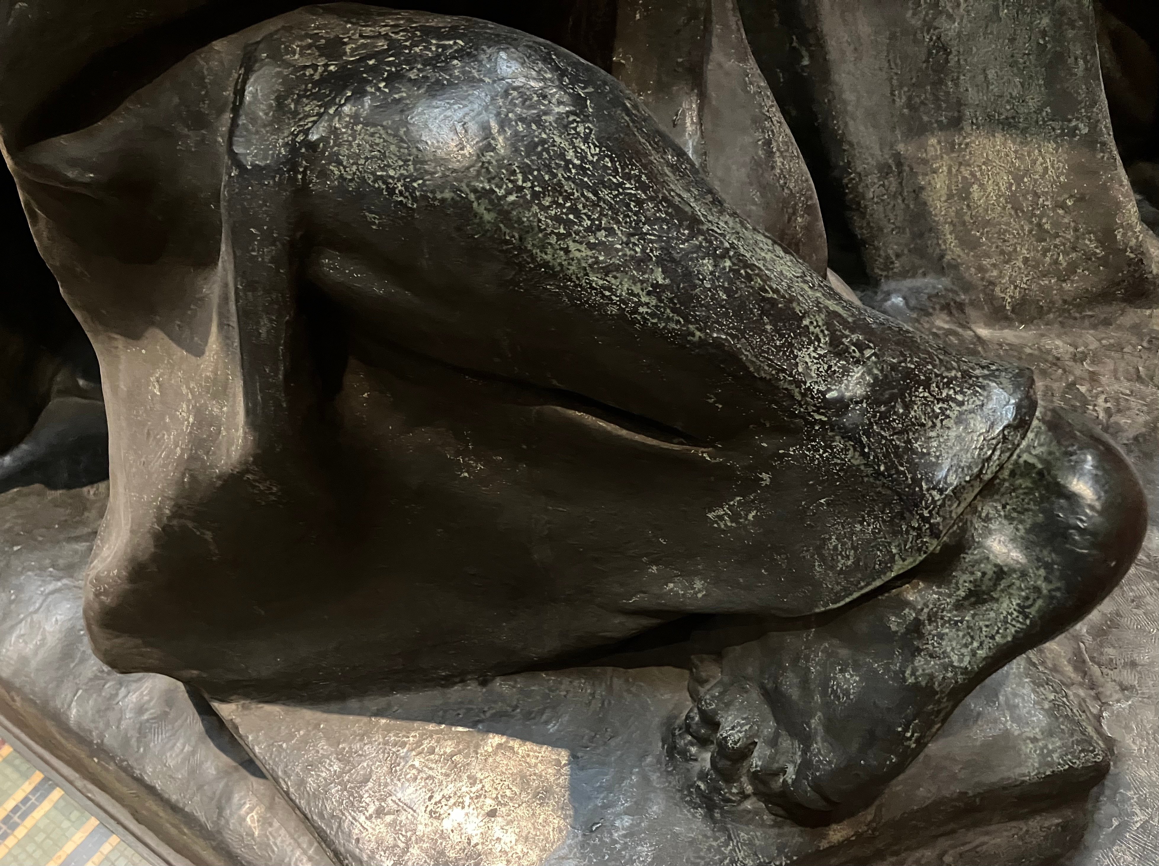 Auguste Rodin: <em>Borgerne fra Calais</em> (1903) på Ny Carlsberg Glyptotek i København (detalje). Foto: Mette Haakonsen.