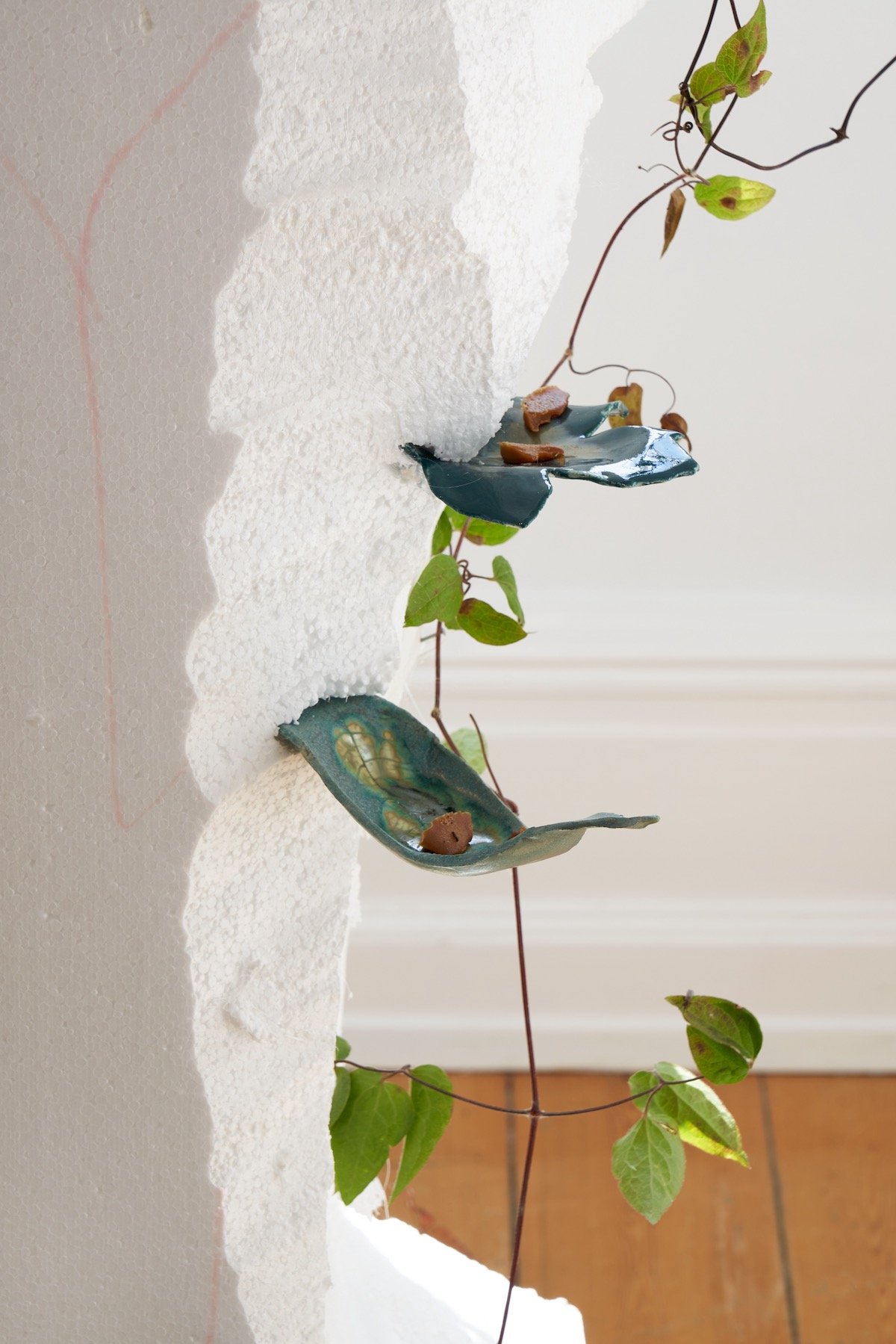 Eva Louise Buus, <i>Skuld</i> (nær), 2024. Foto: Brian Kure.