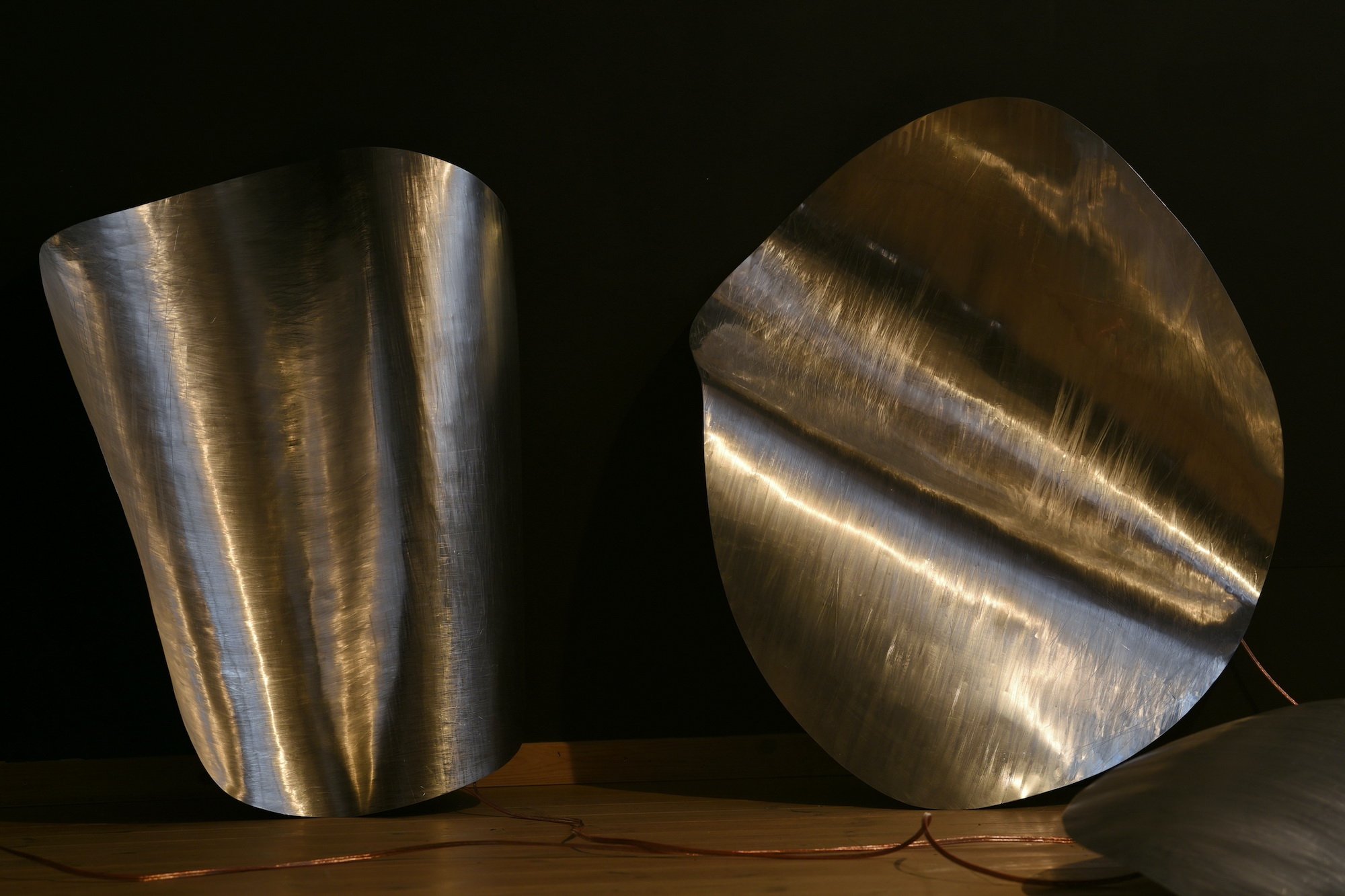 Detalje fra: <i>Cosmic Top Secret</i>, stål, aluminium, lyd. 2023 – 2024. Foto: Ole Jørgensen