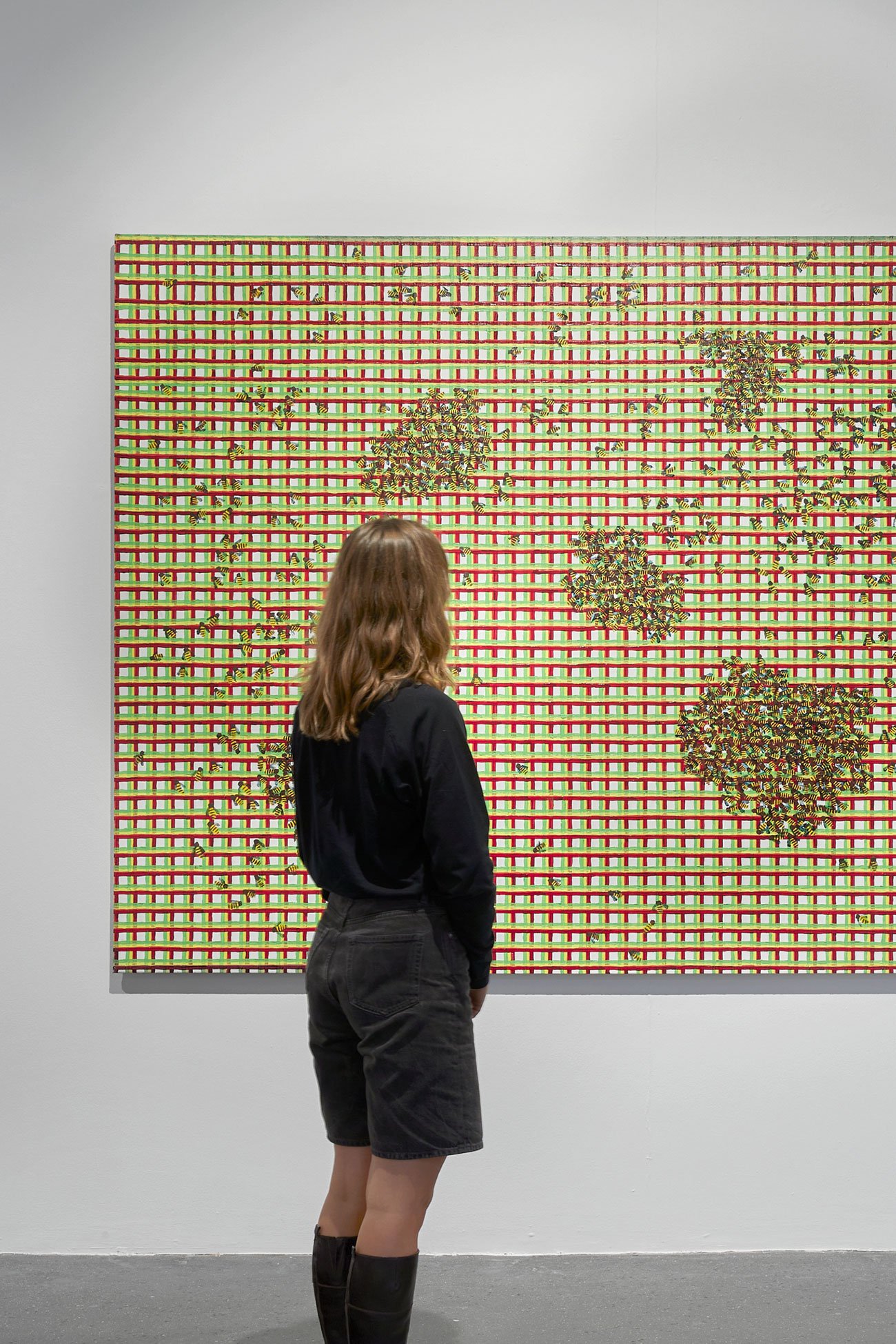 Værk af Inge Ellegaard <i>Bisværm på ternet bund</i>1999. Sorø Kunstmuseum. Foto Jenny Sundby