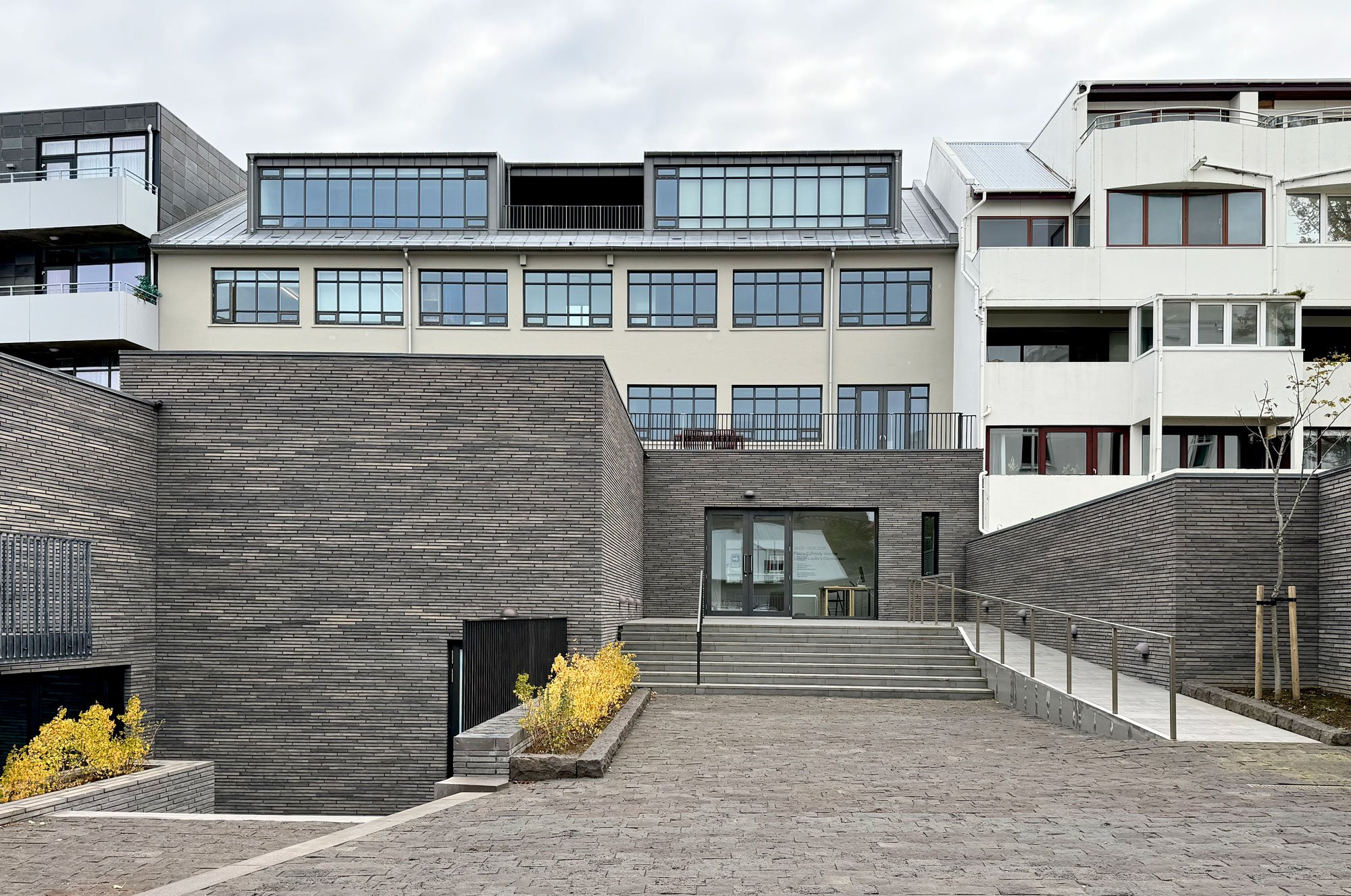 Galleriet Berg Contemporary har gennemgået en kæmpe udvidelse så det nu rummer 2 etagers udstillingsrum og lejligheder til galleriets kunstnere når de er på besøg i Reykjavik. Foto: Jan Falk Borup