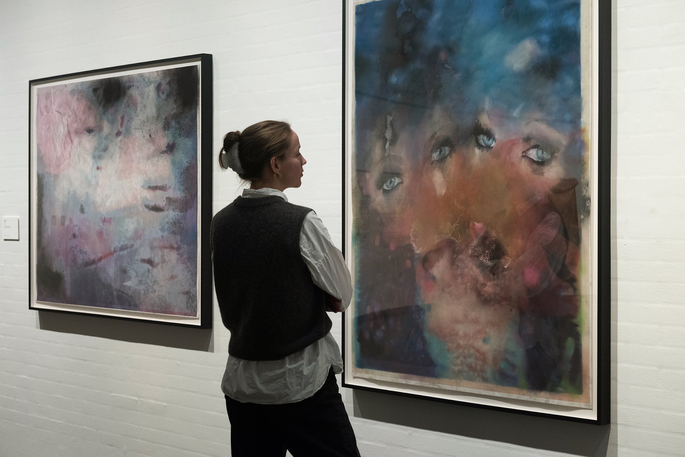 Kaari Upson. Dollhouse: A retrospective. 27.maj - 26. oktober 2025 Foto: Louisiana Museum of Modern Art / Kim Hansen