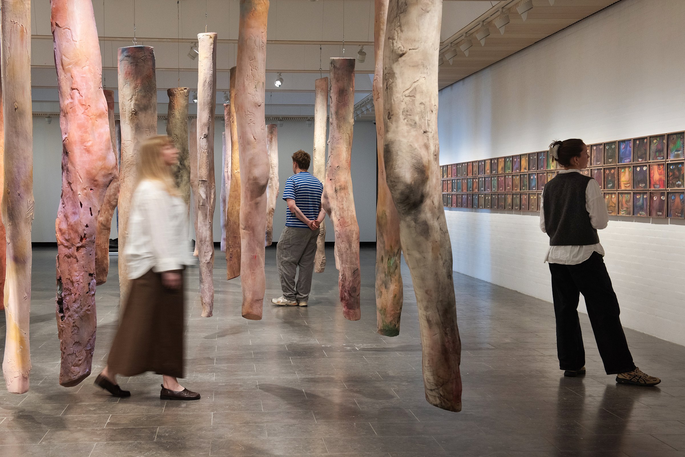 Kaari Upson. Dollhouse: A retrospective. 27.maj - 26. oktober 2025 Foto: Louisiana Museum of Modern Art / Kim Hansen