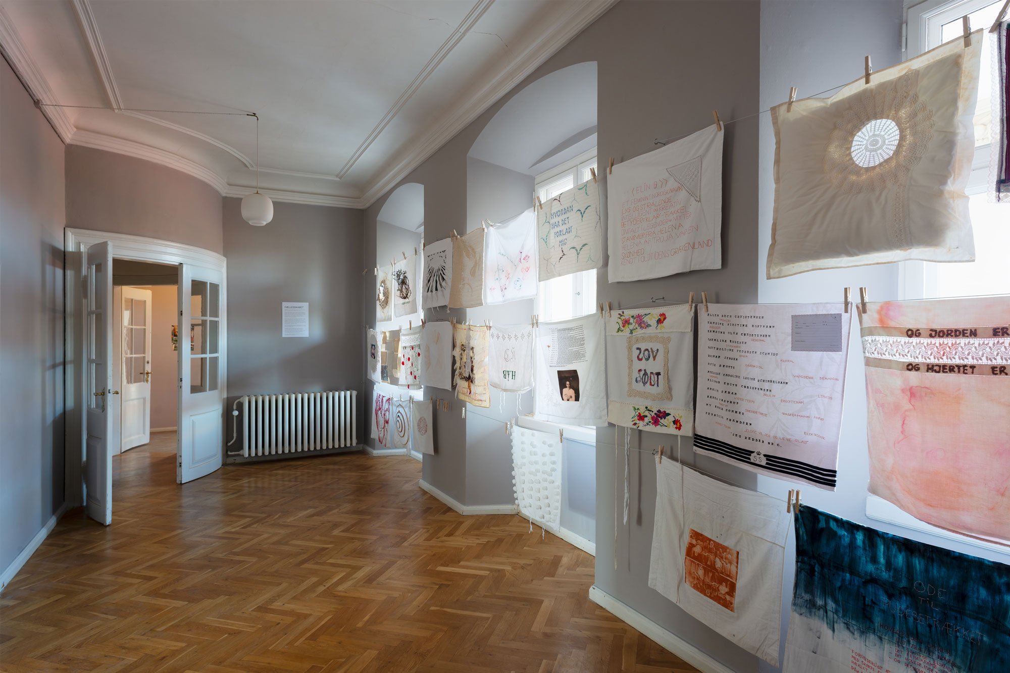 <i>Fællesskabet</i> (fællesværk med udvalgte kvindelige sønderjyske kunstnere), 2025. Foto: Jacob Friis-Holm Nielsen