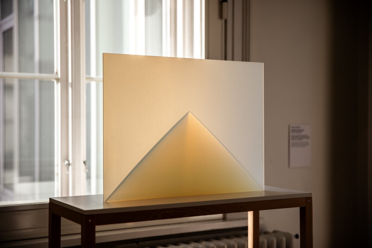 Jessica Loughlin, <i>Receptor of Light XXII</i>, 2024. Foto: Marie Bentzon/Glas