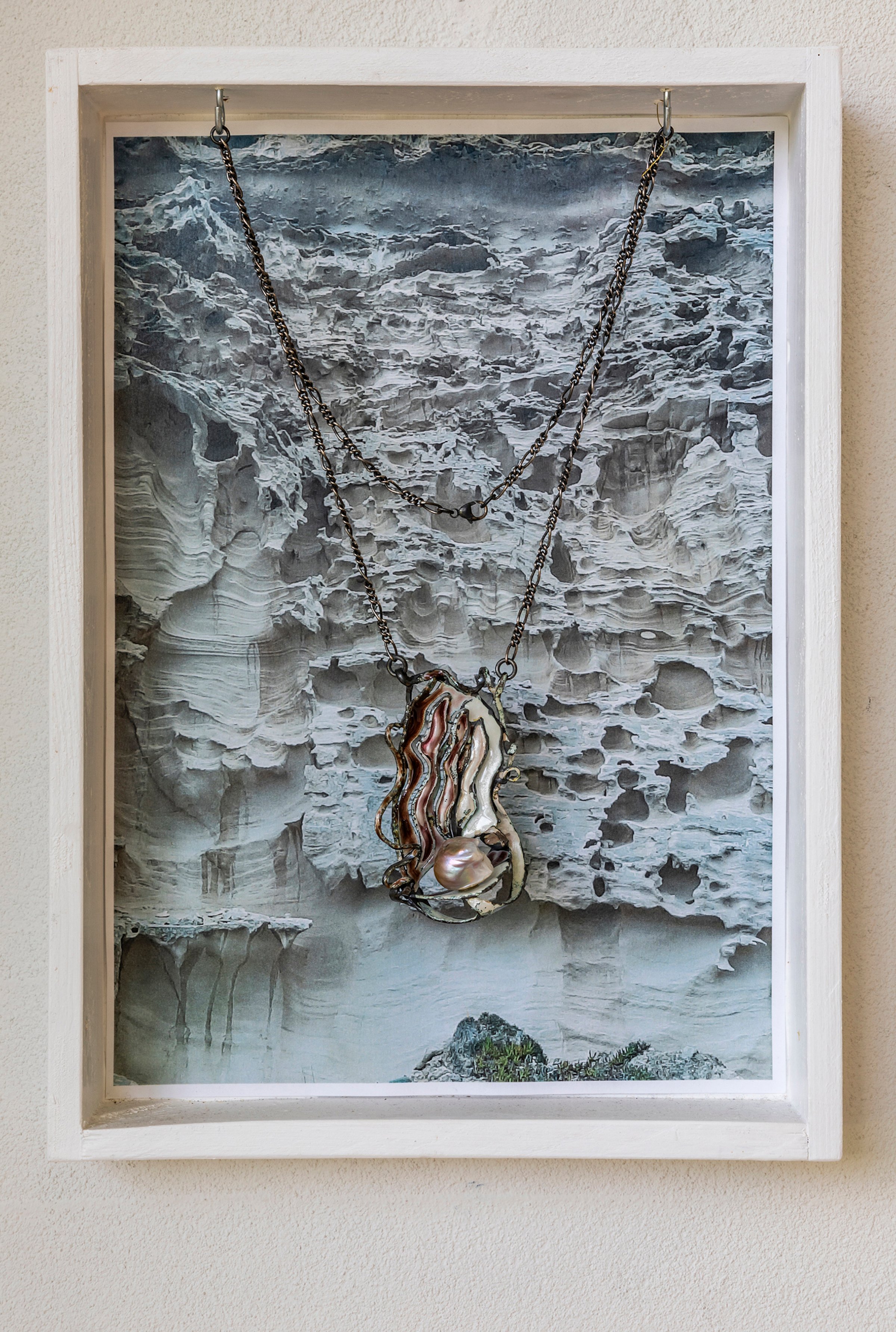 Kunstbygningen i Vrå Wild VoicesHelga Exner Porto Santo smykkebilleder, 2022