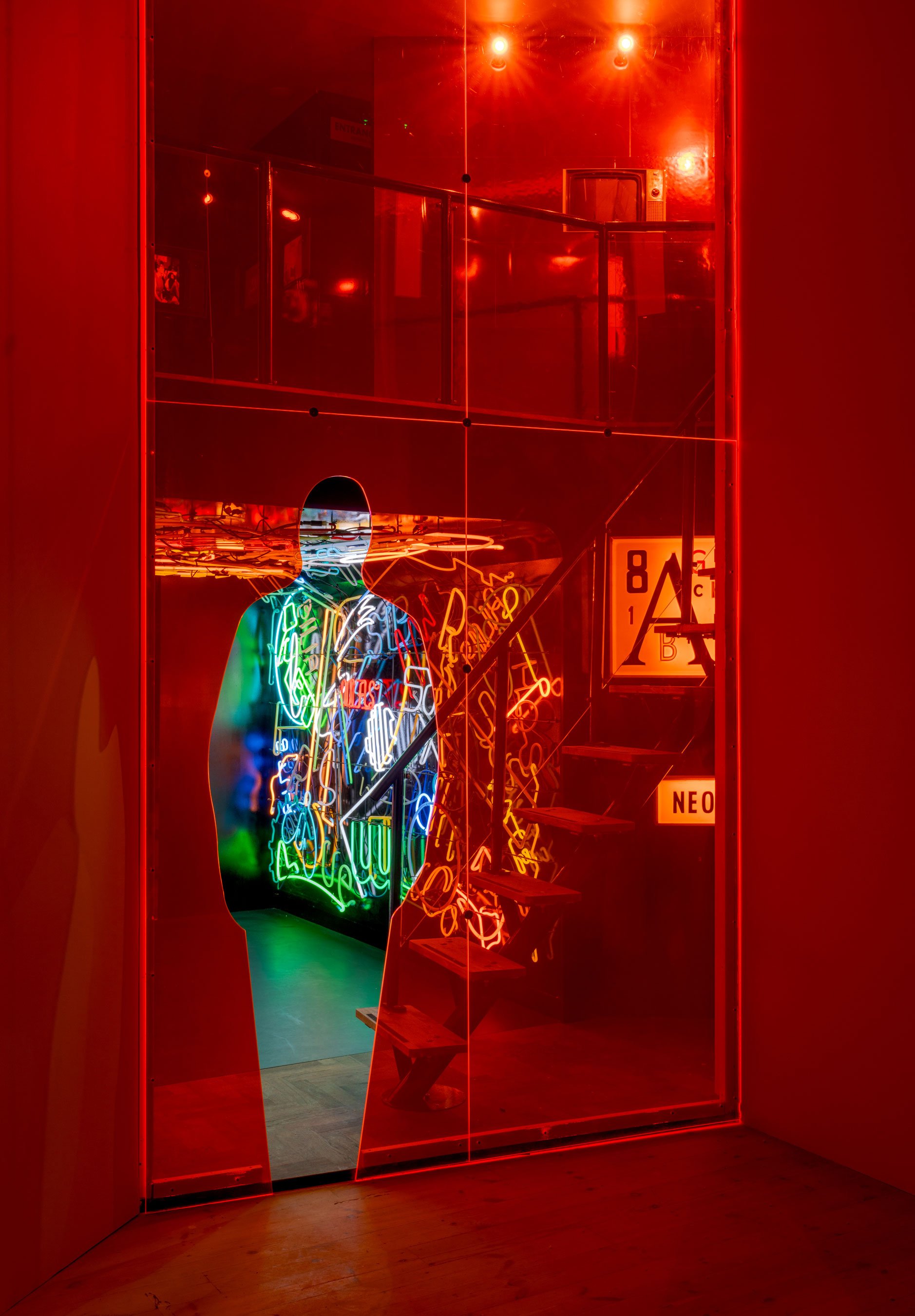 Marta Minujín, <i>La Menesunda: According to Marta Minujín </i>(2024), Installationsbillede af  <i>Intensify Life</i> på Copenhagen Contemporary (2024). Foto: David Stjernholm 