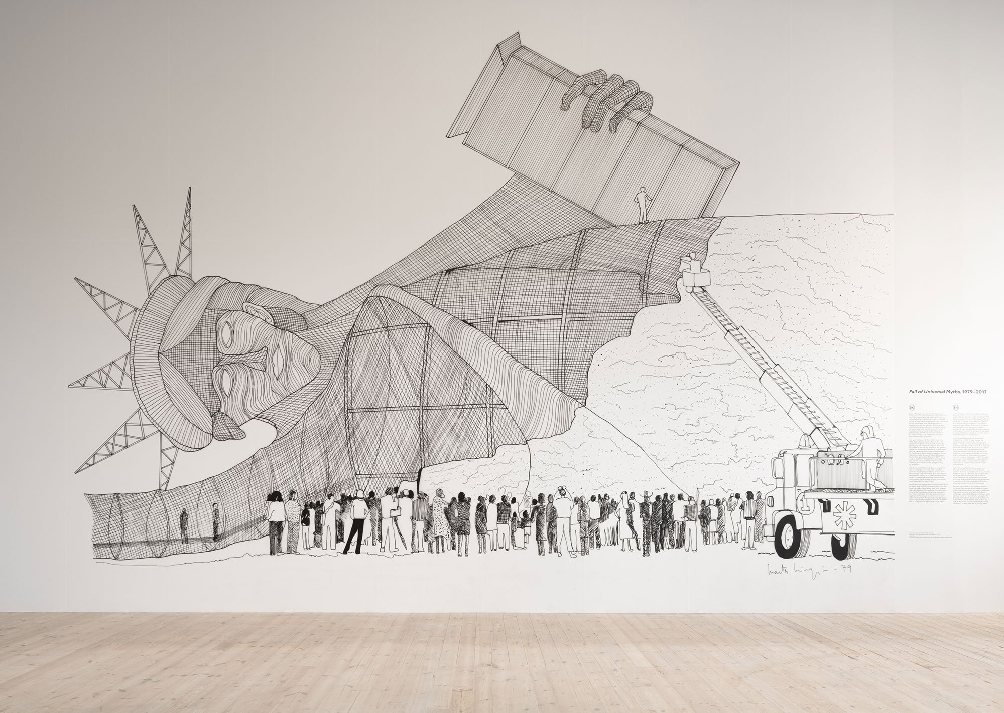 Marta Minujín, <i>La estatua de libertad de hamburguesas</i> (<i>Statue of Liberty Covered with Hamburgers</i>) (1980), Installationsbillede af <i>Intensify Life</i> på Copenhagen Contemporary (2024). Foto: David Stjernholm