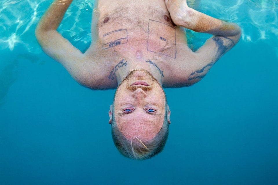 Robert Andy Coombs <i>EYES BLUE LIGHT THE ATLANTIC</i>, 2022
Printed on metallic pearl paper. 101.6 x 152.4 cm. Foto: Nikolaj Kunsthal