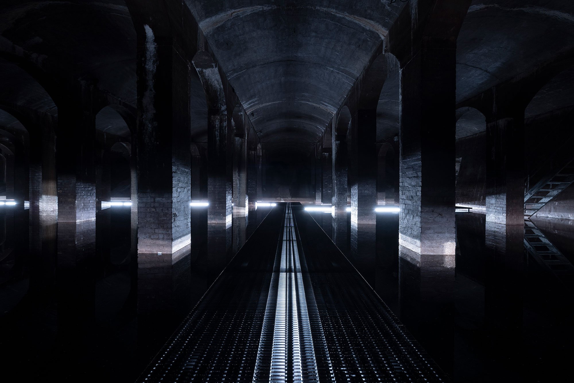 Installationsview fra udstillingen <i>Start Again The Lament </i>af Taryn Simon i Cisternerne 2024. Foto: Torben Eskerod