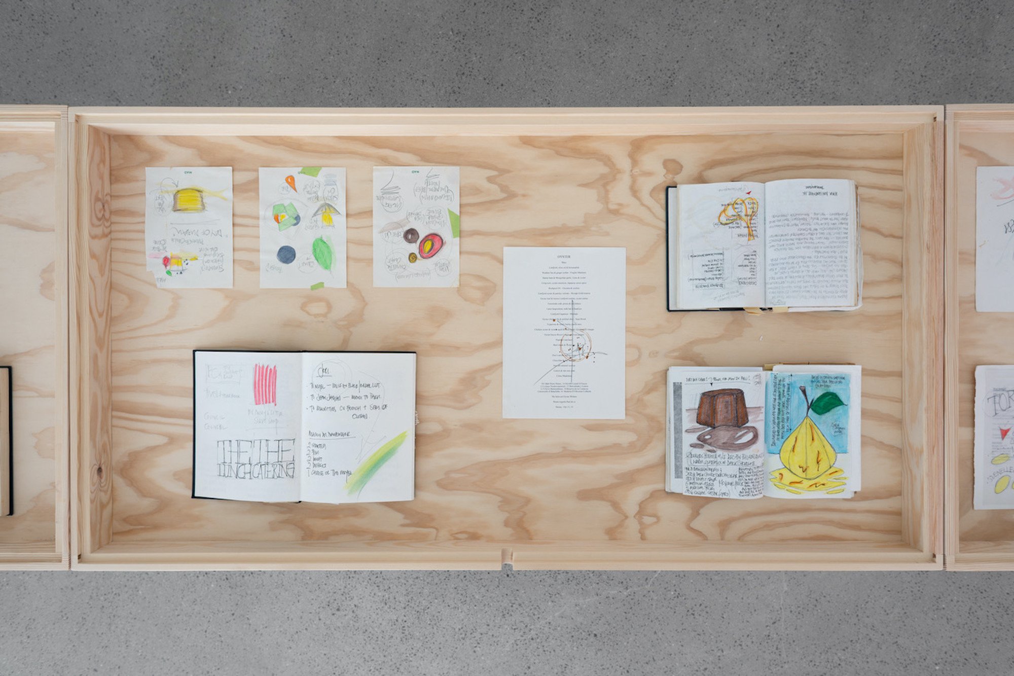 Paul Cunningham <i>presents five drawn menus</i>, udstillingsvisning på umbrella | west coast exhibitions 2025, alle værker med tilladelse fra kunstneren og Maxus101. Foto: Jacob Friis-Holm Nielsen.