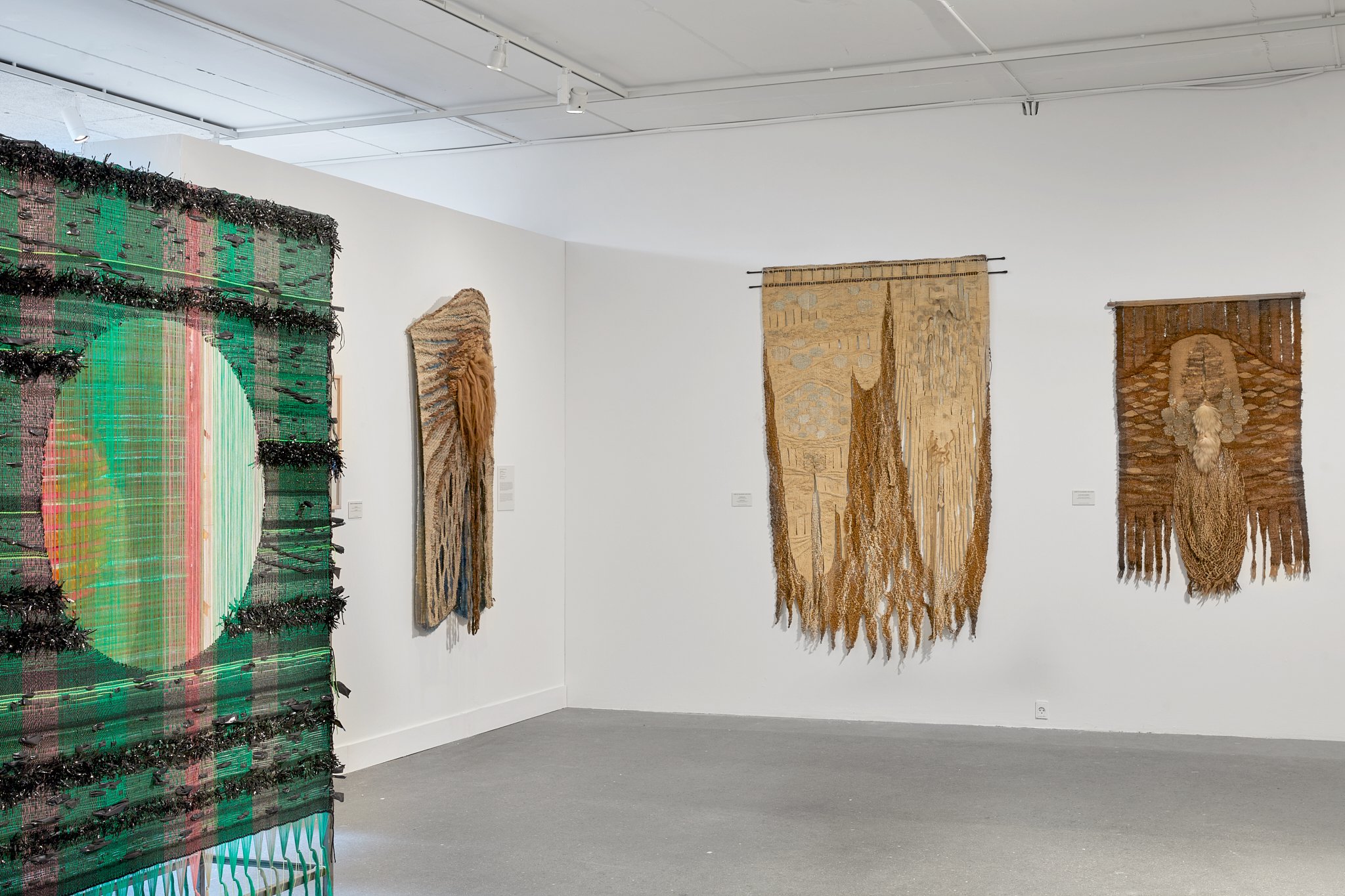 Nål &amp; Tråd på Sorø Kunstmuseum. Værker af Annesofie Overgaard og Anette Holdesen. Foto Jenny Sundby