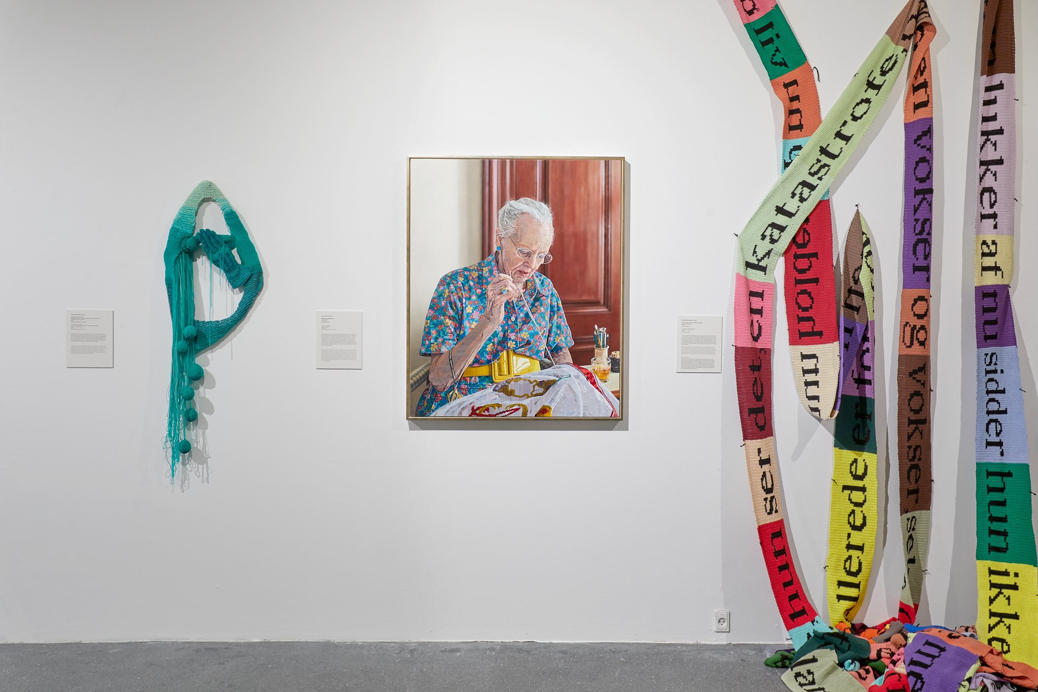 Nål & Tråd på Sorø Kunstmuseum. Værker af Isabel Berglund, Allan Otte og Anders Bonnesen. Foto Jenny Sundby