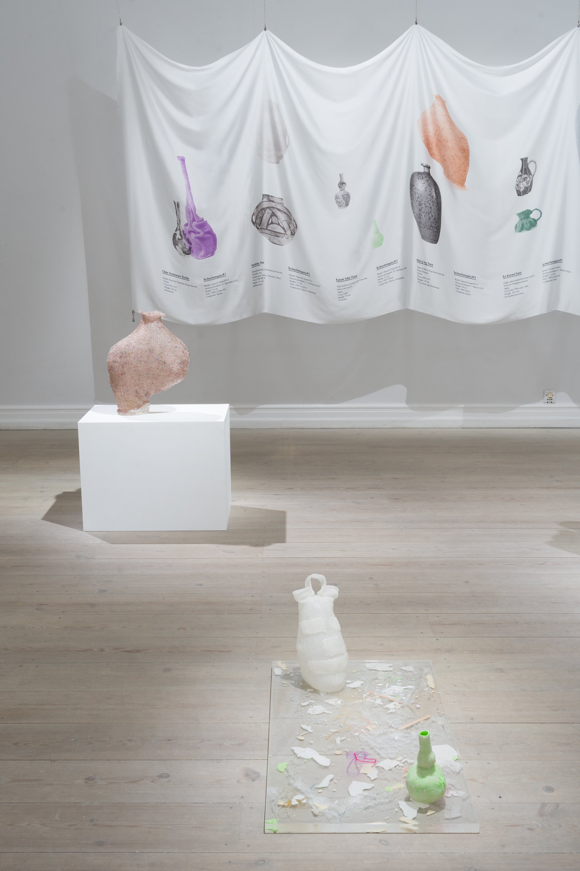 TechnoAntiquity#4, TechnoAntiquity#3 & TechnoAntiquity#8, Sidsel Søgaard Spas, 2024. Foto: Christian Brems
