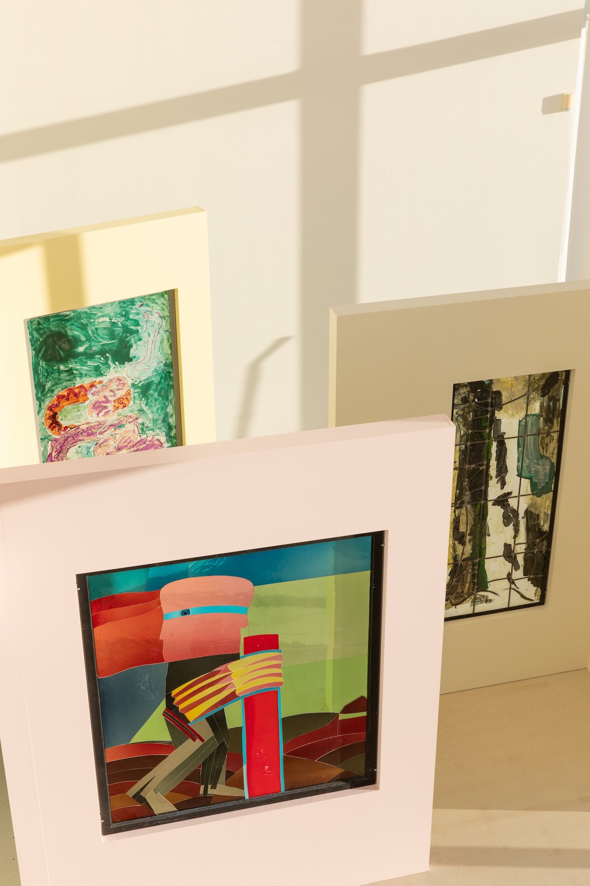 Arne Haugen Sørensen, <em>Vandringsmand</em>, Per Kirkeby ‘Uden titel’ 1988, Jan Sivertsen, <em>Dobbelt cobra</em>, 2007. Foto: Kasper Palsnov