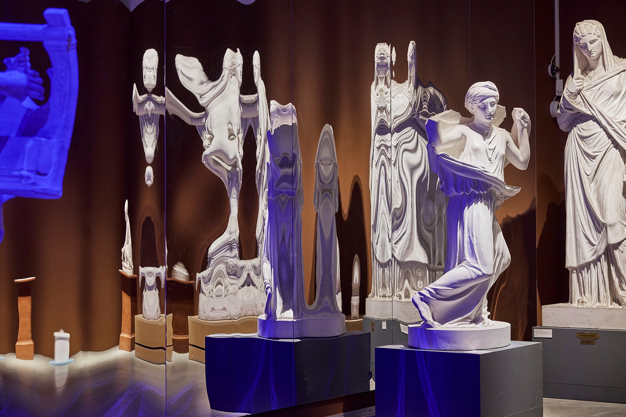 Installationsview <em>Kropumulig kroputrolig</em>, Vejle Kunstmuseum. Foto: Kenneth Stjernegaard