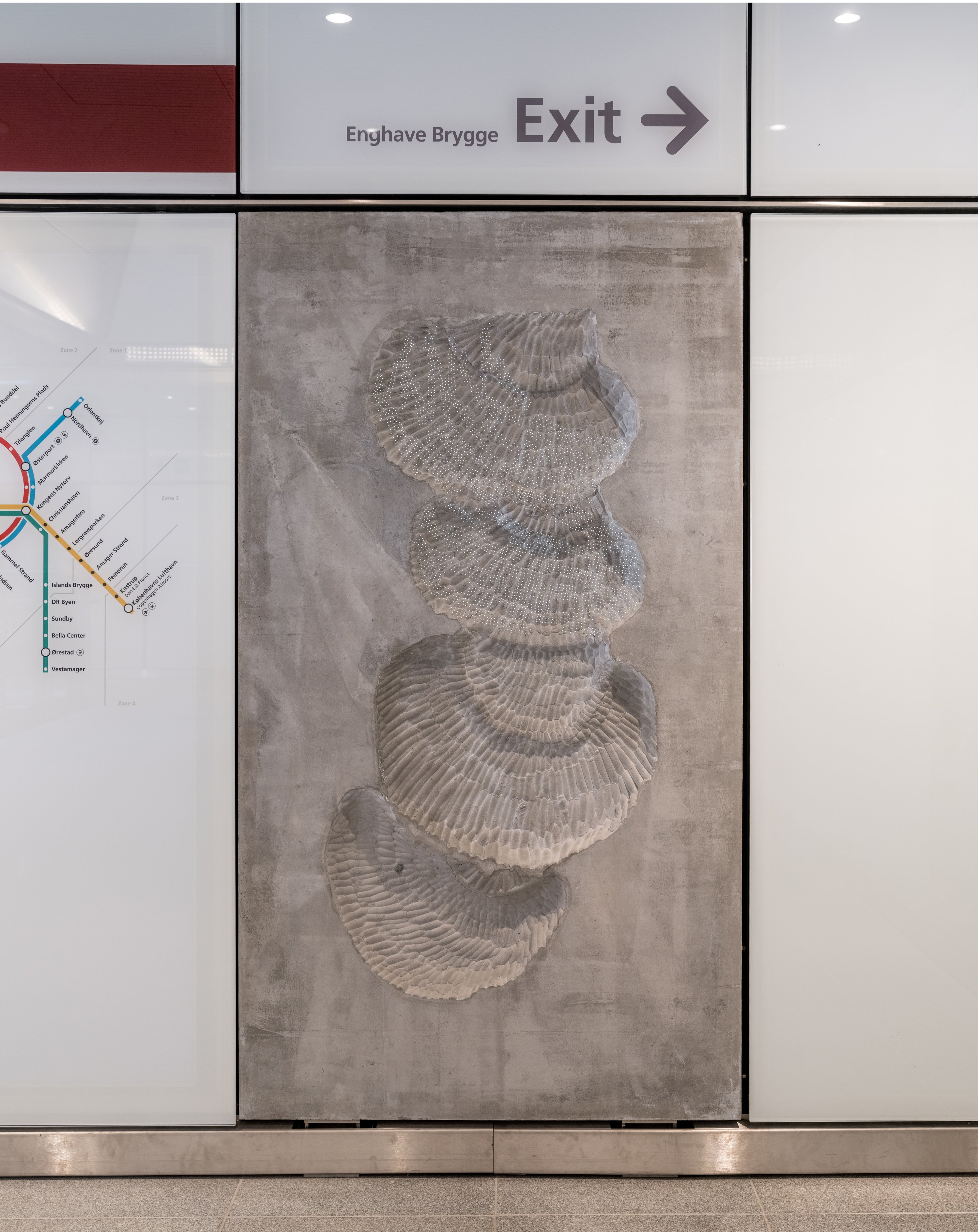  Del af Pernille With Madsens udsmykning af  Enghave Brygge. Foto: Rasmus Hjortshøj.