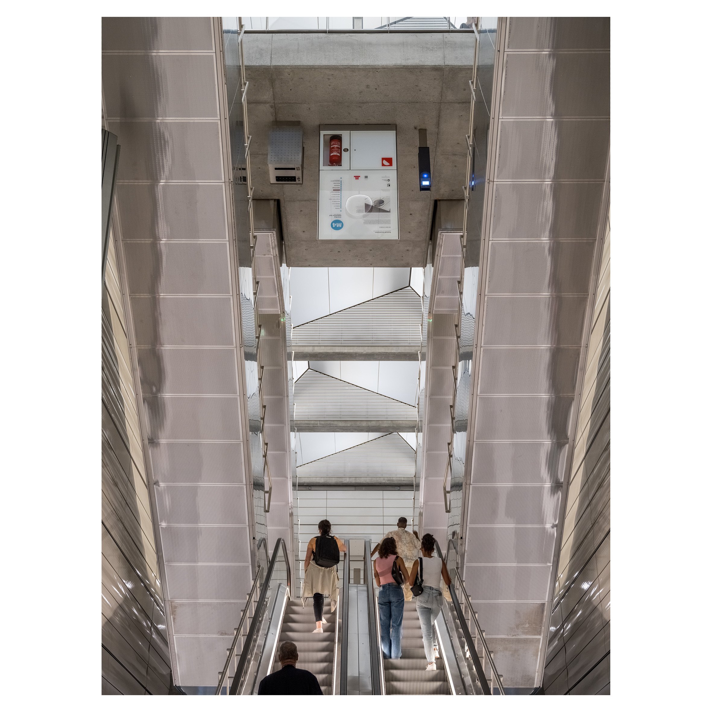 Affaldsspande, checkindposter og infostandere har fået andre placeringer på Havneholmen.  Foto: Rasmus Hjortshøj.