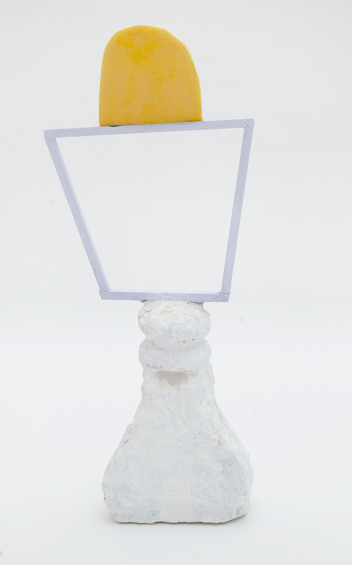 Marie J. Engelsvold, <i>Showing up</i>. Beton, træ, skumgummi. Foto: Mogens Bech