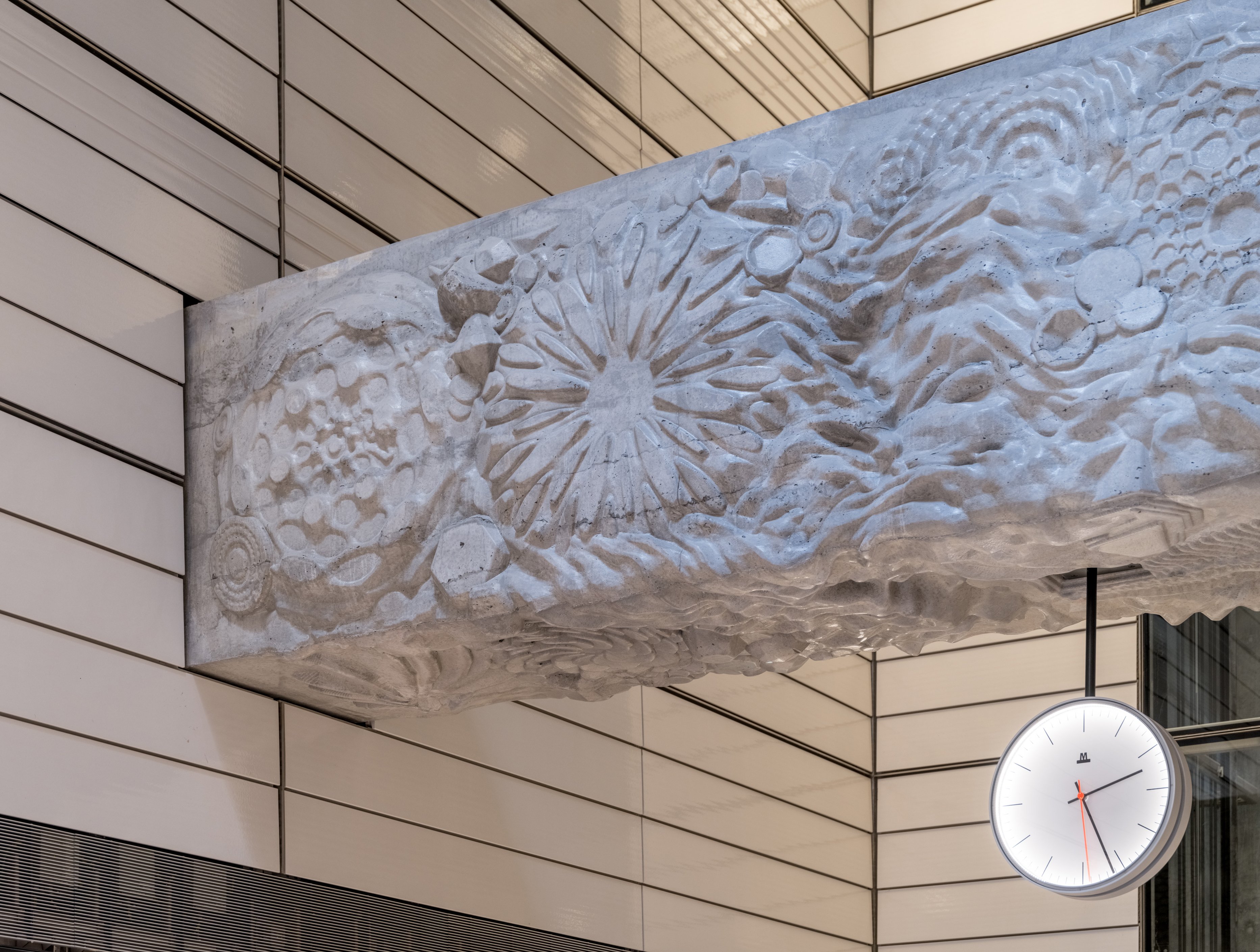 Den bærende bjælke med mønstre inspireret af Kiselalger er støbt på stedet. Foto: Rasmus Hjortshøj.